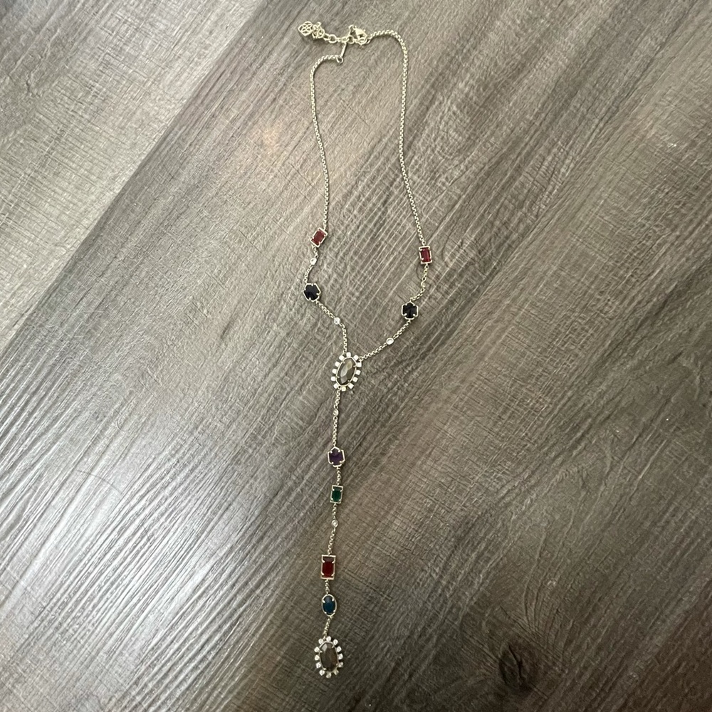 Kendra Scott necklace